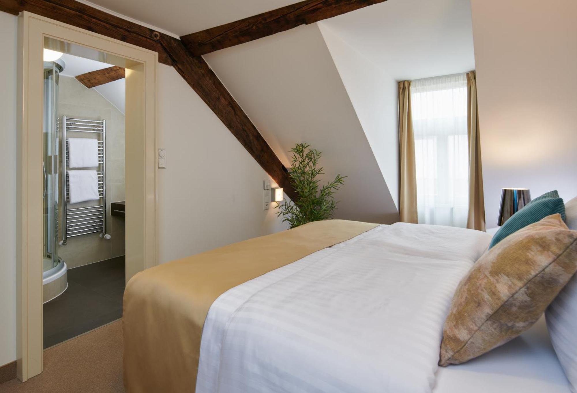 Golden Angel Suites By Adrez — Bilder 3