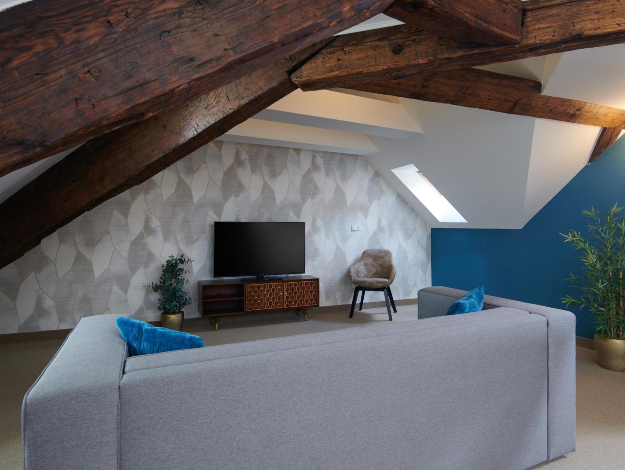Golden Angel Suites By Adrez — Bilder 1
